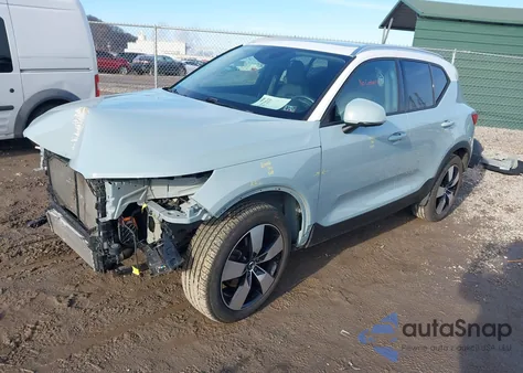 2019 Volvo Xc40 T5 Momentum z USA, uszkodzony, nr VIN YV4162UK9K2053147